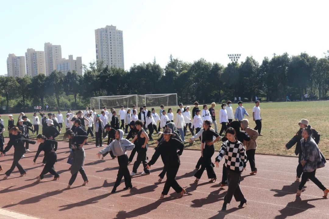 【創(chuàng)美藝傳】運動正青春 蓄勢綻風(fēng)華|運動會彩排進(jìn)行時（內(nèi)含直播預(yù)告） 第 8 張